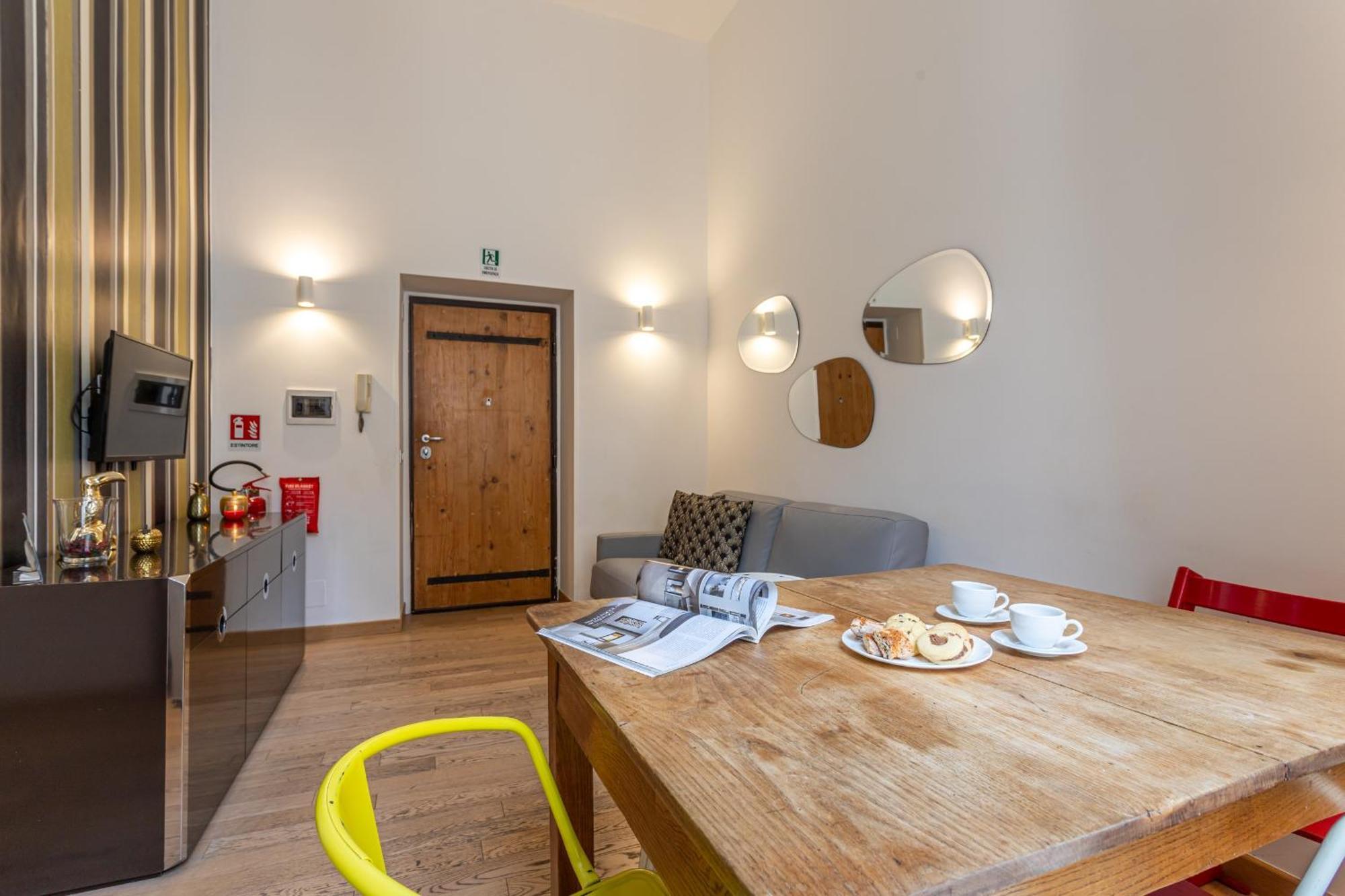 רומא Private Apartment Colosseum מראה חיצוני תמונה