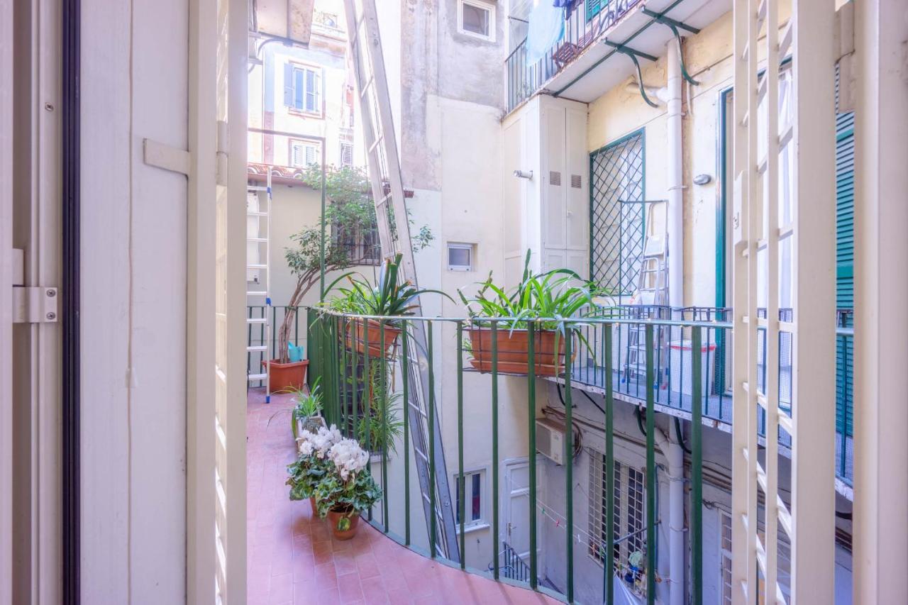 רומא Private Apartment Colosseum מראה חיצוני תמונה